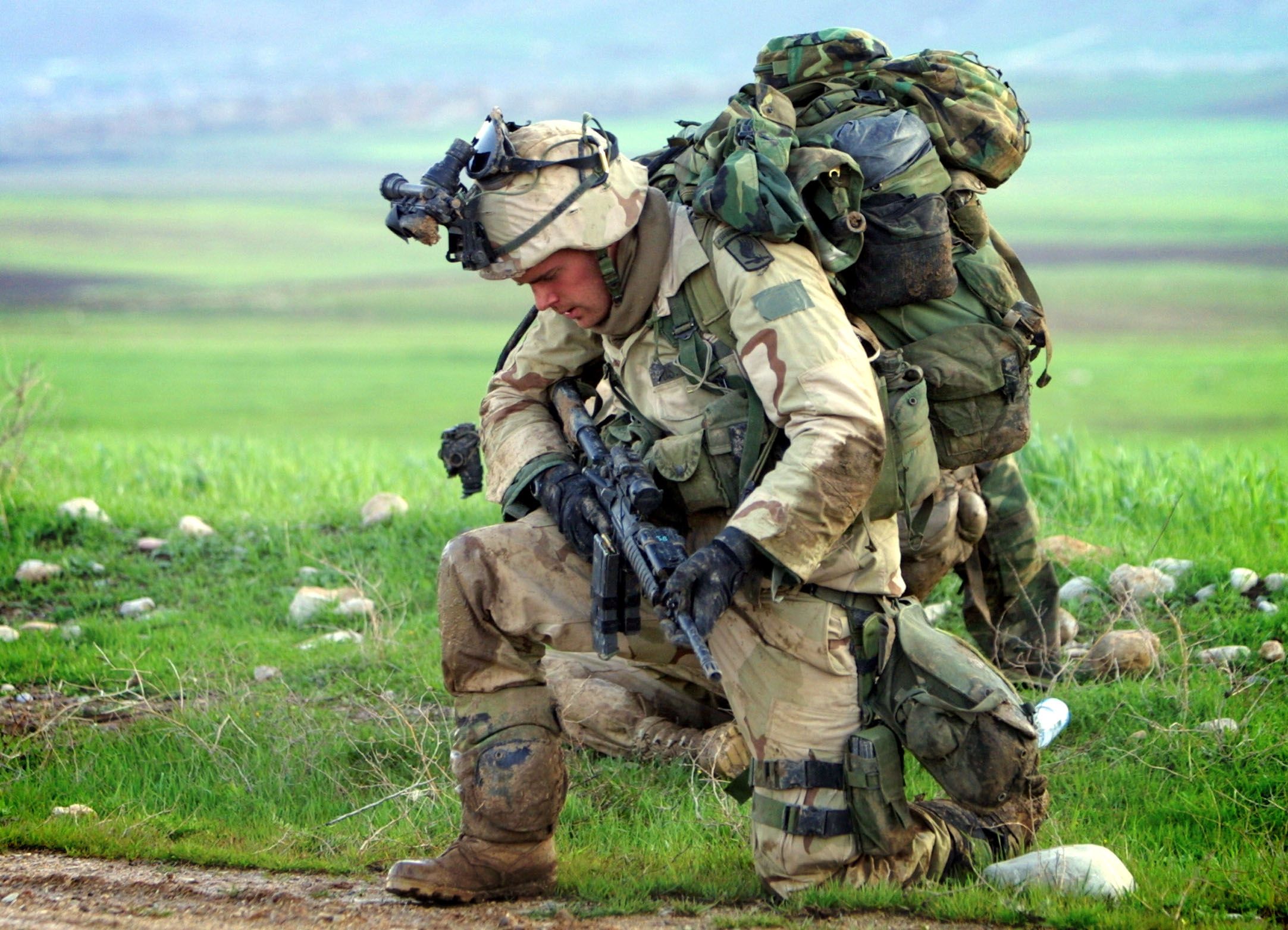Iraq-loading-1006.jpg