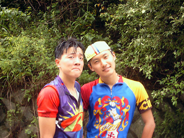2001071805.jpg